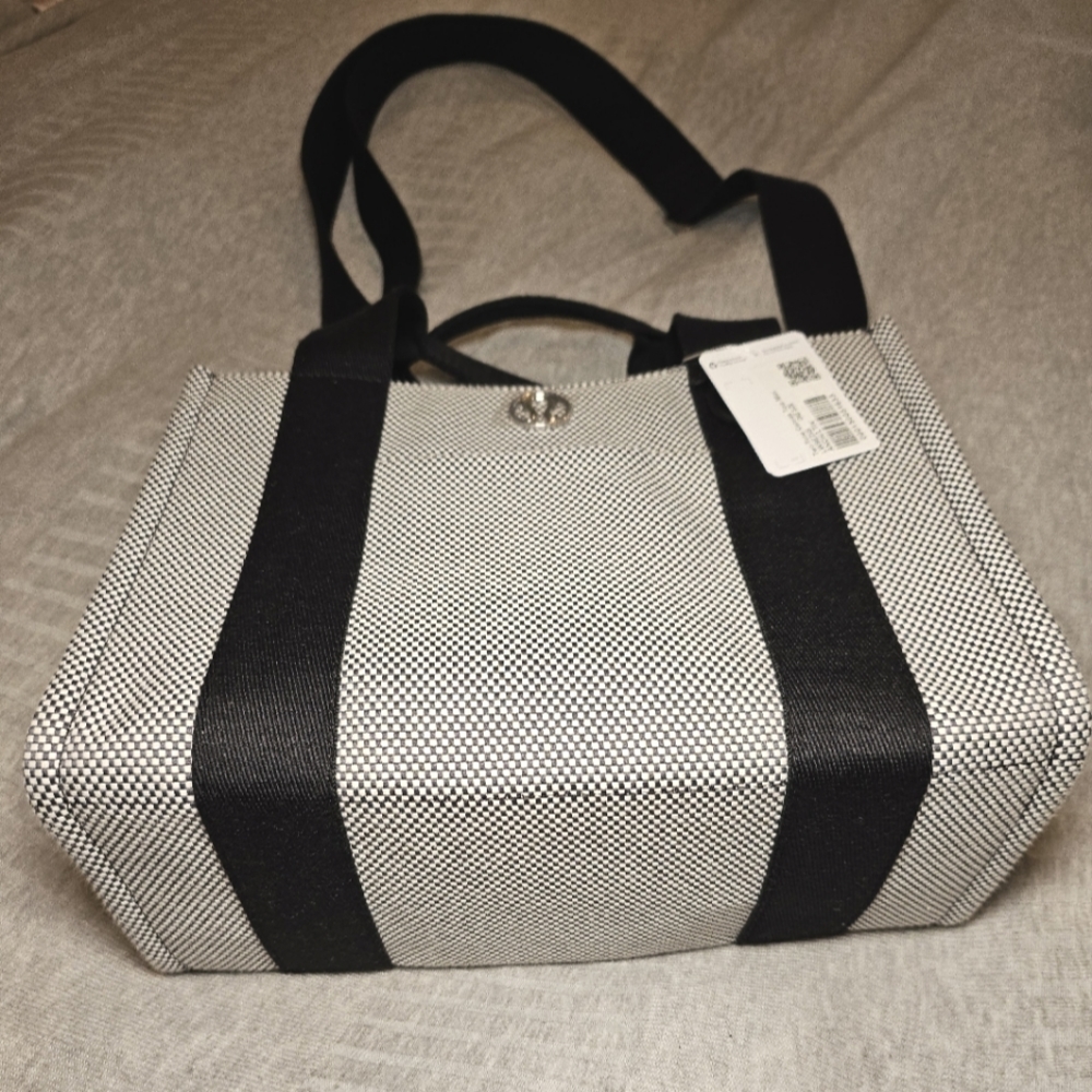 NEW w/ tag Lululemon Two Tone Canvas Tote Bag 4.5L Anchor / Light Ivory / Black - Picture 5 of 13